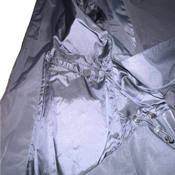 Lululemon Athletica Black Windbreaker Jacket US 4 - Picture 7 of 7